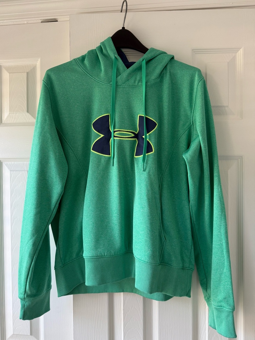 Under Armour Women’s Green Pullover Hoodie - Size XL